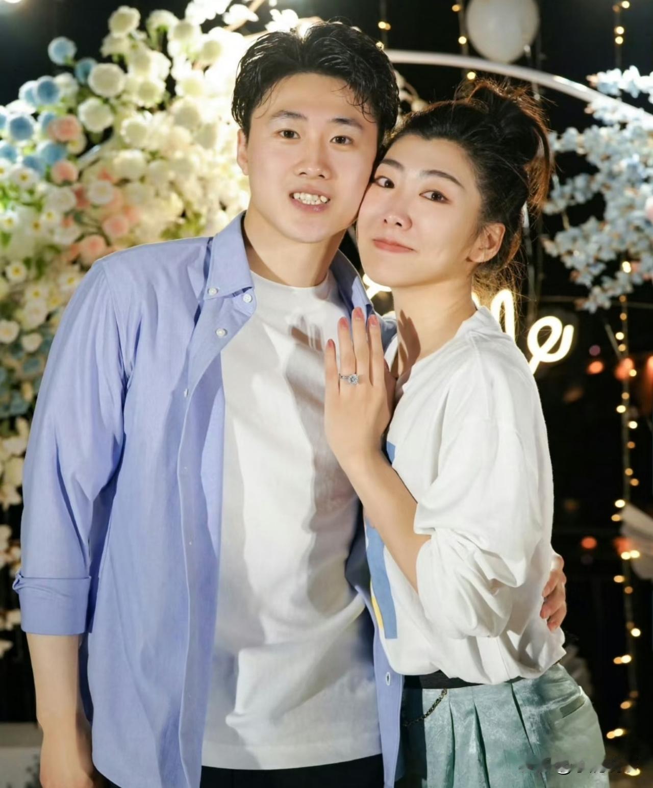 刷到徐梦桃和王心迪的故事，真不是一般的好嗑。这俩人缘分从十几岁就开始了。当