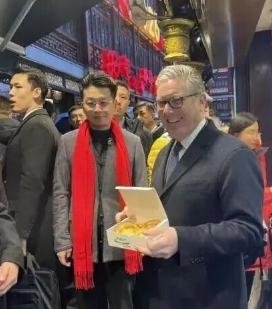 很难相信在有生之年能看见美国和英国因为中国打起了嘴仗。 近期美国对英国访华很