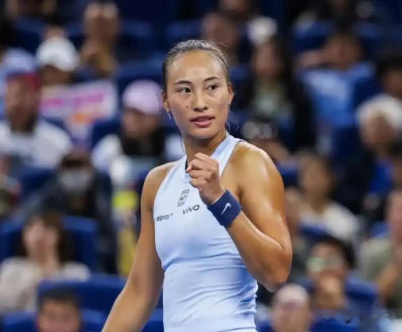 淘米姐千呼万唤始出来北京时间2月9日18点，中国一姐郑钦文终于伤愈归来，参加2