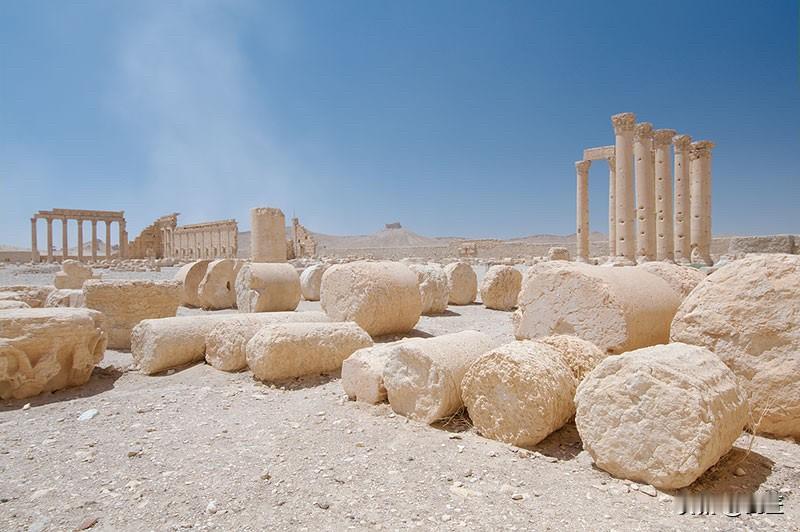 美军空袭叙利亚：击毙基地组织头目贾西姆2026年1月16日，美军在叙利亚西北