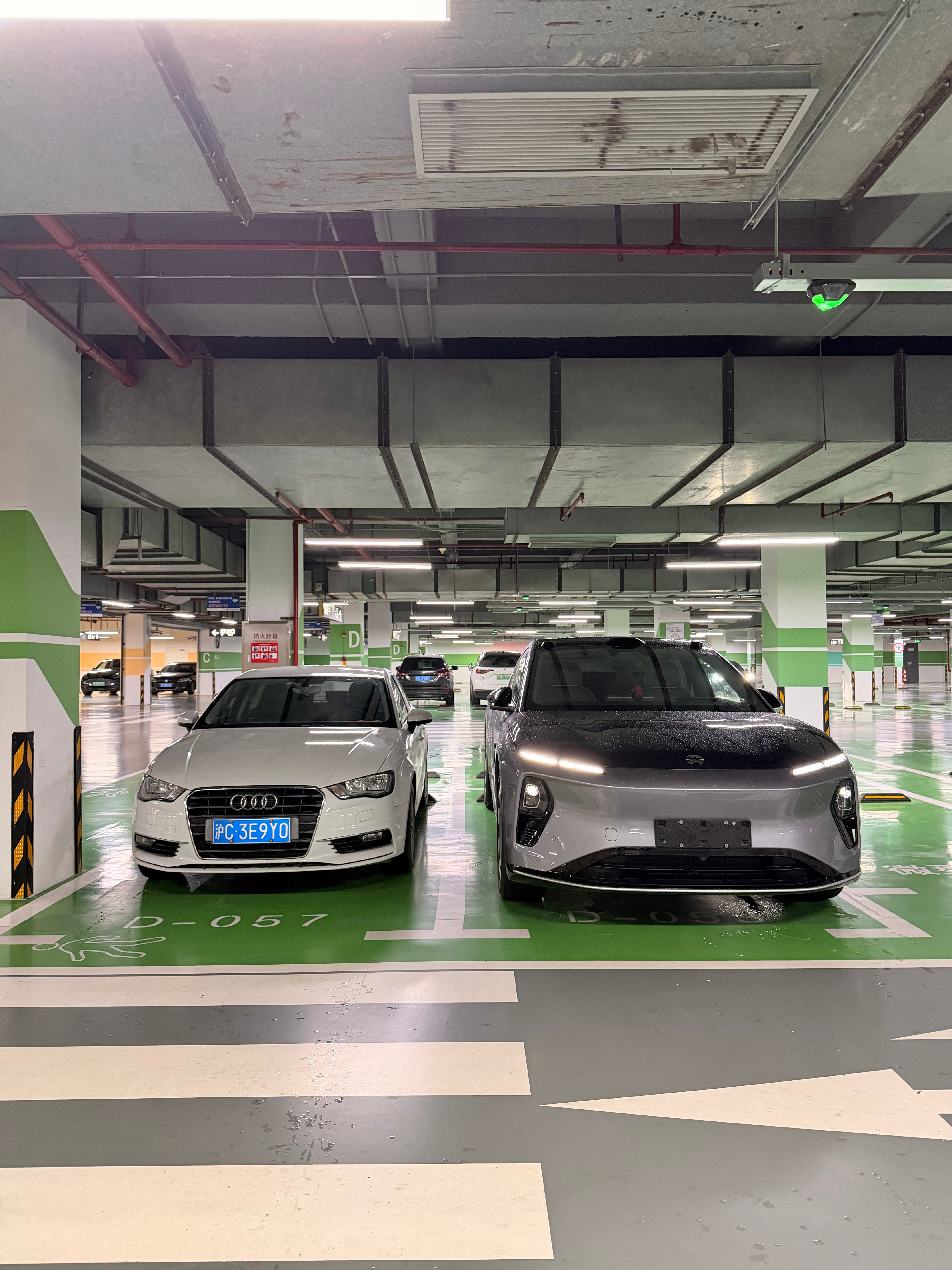 蔚来et9是真大上海·百联奥特莱斯广场(上海・青浦)