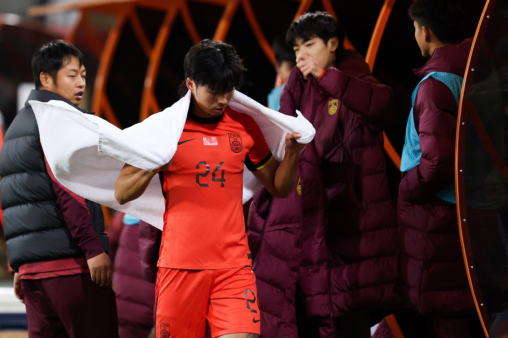 东体: 汪士钦意外红牌打乱安东尼奥部署 连胜韩国是最大收获