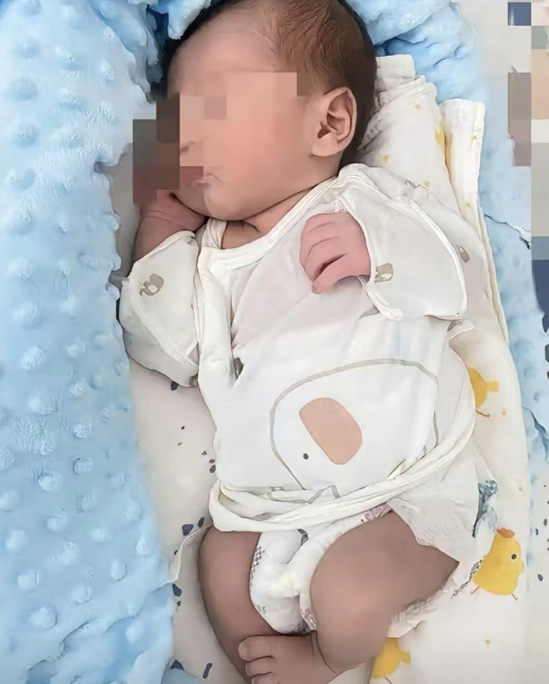 揪心！孕8月妈妈羊水栓塞离世，婆婆跪地求剖腹救宝宝28岁孕妈突发羊水栓塞，