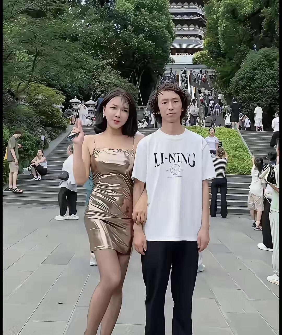 我总觉得龚玥菲这个女人不简单，找庞麦郎肯定有自己的小算盘，至于图名还是图利不得而