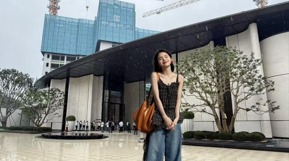 龙华新房都卖到7-8万/平了，谁会去买啊？开发商怕是想钱想疯了吧！刚听闻