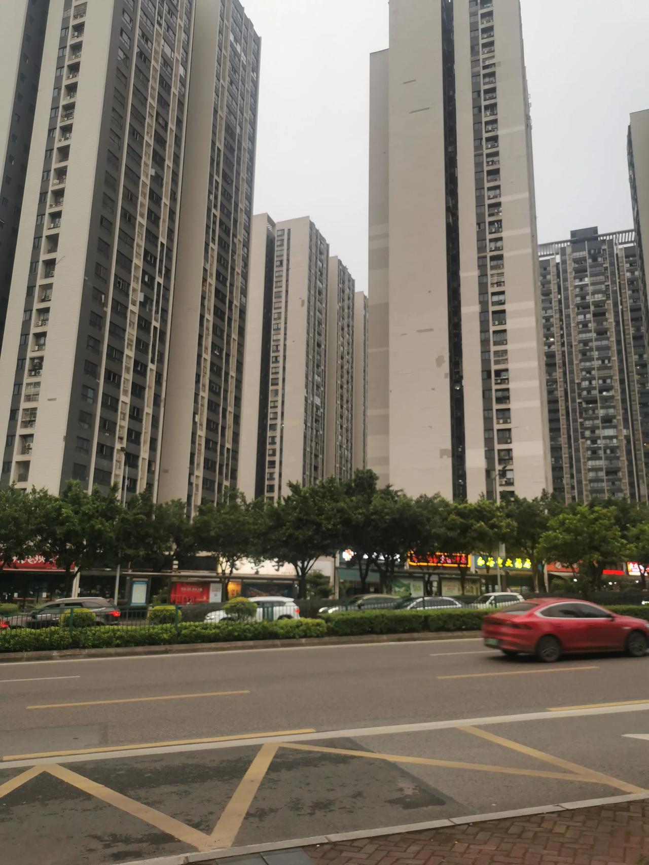 为什么很多人对大钱没概念，对小钱却斤斤计较？大家有没有发现这样一个问题，炒房