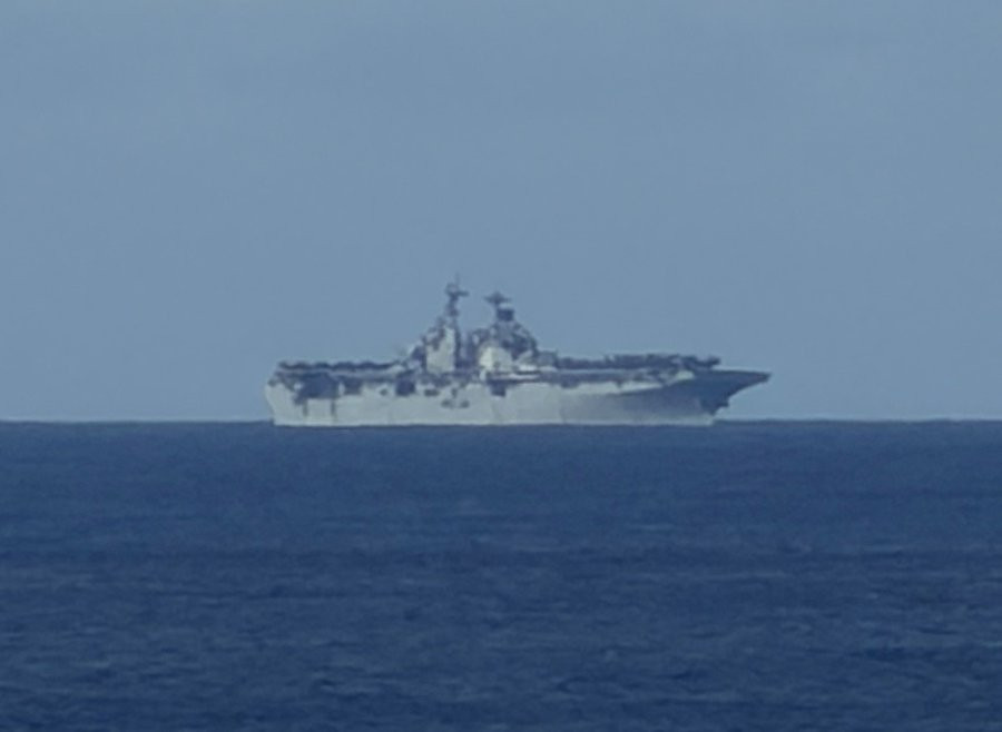 抵达夏威夷附近海域的拳击手号两栖攻击舰(LHD-4)，虽然一直有消息称其将部署中