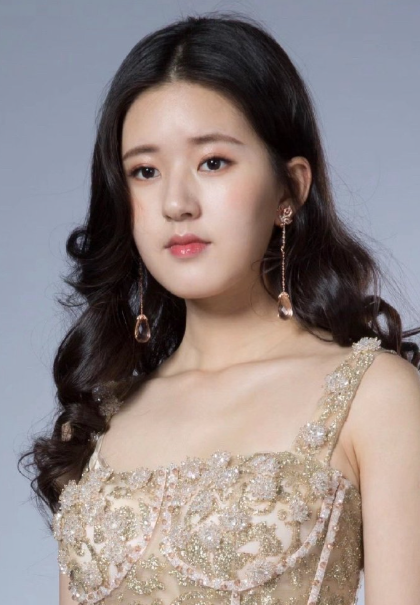 赵露思早期生图，这时还是肉肉的，挺好看​​​