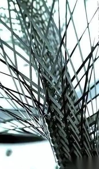 以前，日本连二手碳化炉都不肯卖给中国，技术封锁严严实实。如今中国自主研发的T12