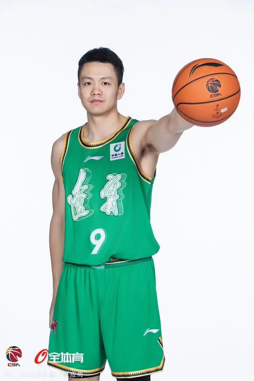 随着库珀的无限接近签约和俞泽辰基本加盟吉林，辽宁男篮下赛季纯尺寸三号位...