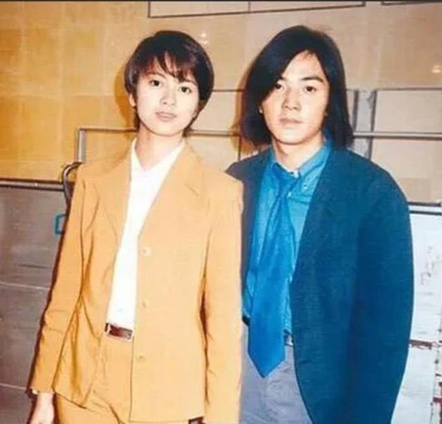 1999年，23岁的梁咏琪为逃离英皇老板杨受成，与32岁的郑伊健同居，杨受成大怒