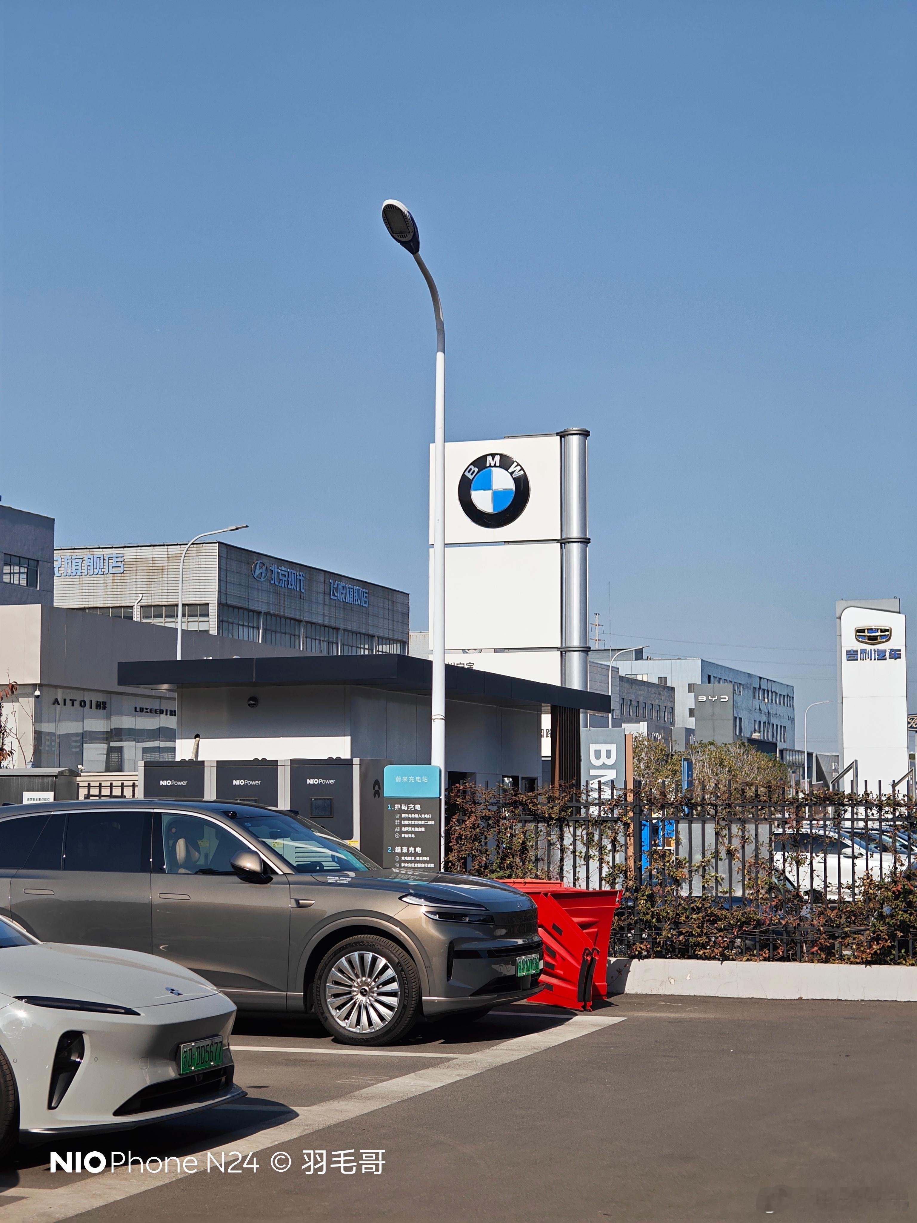 萤火虫倒是在一线继续稳健收单中，至今未显疲态，我也不知道该怎么解释这种现象。大6