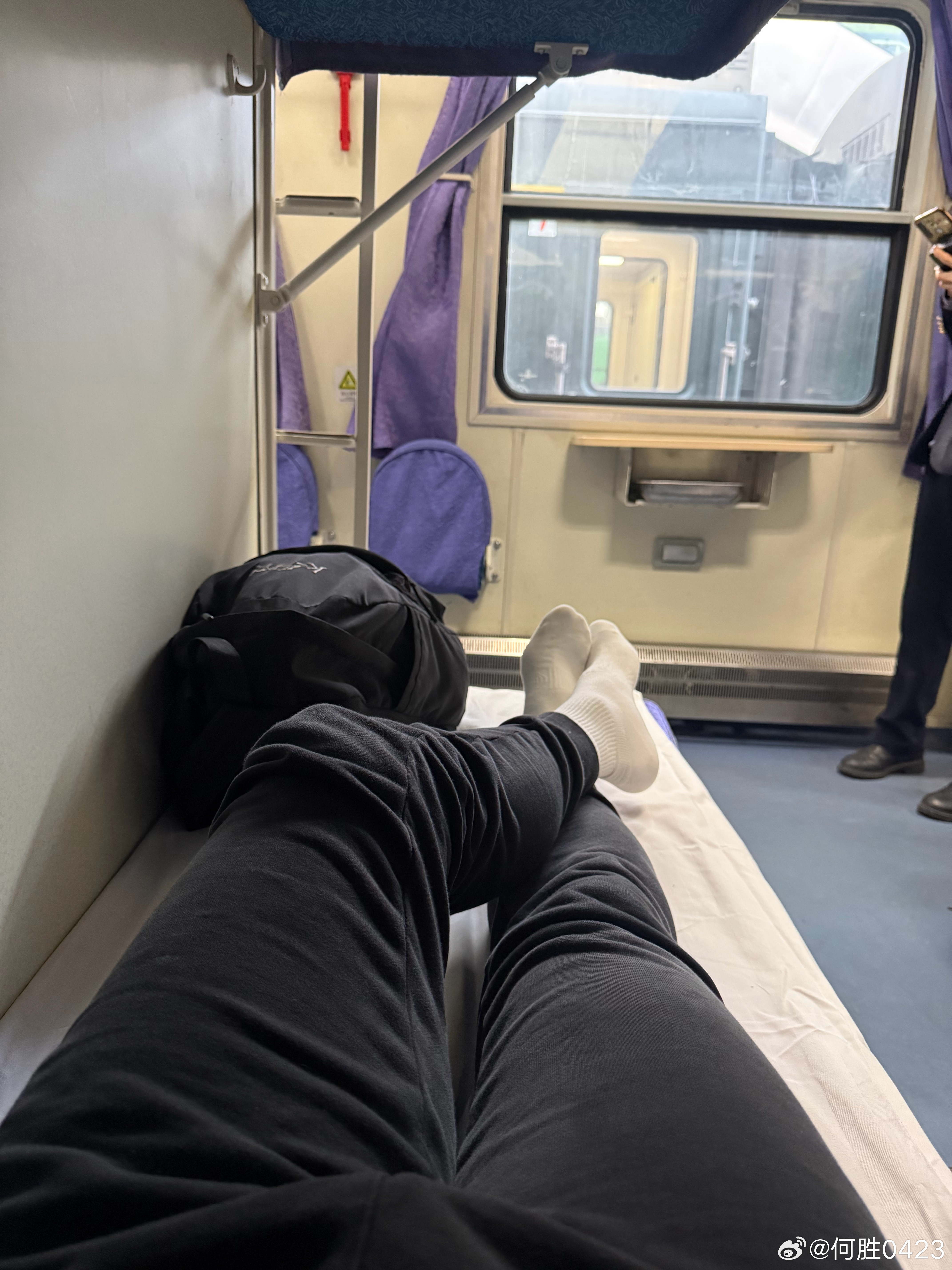 又是卡点赶上火车，最近喜欢上了绿皮火车，就像网友说的，它不嫌我穷，我不嫌它慢