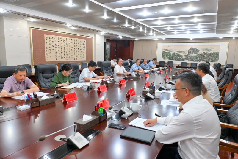 孟景伟与邮储银行韩文博一行举行工作座谈