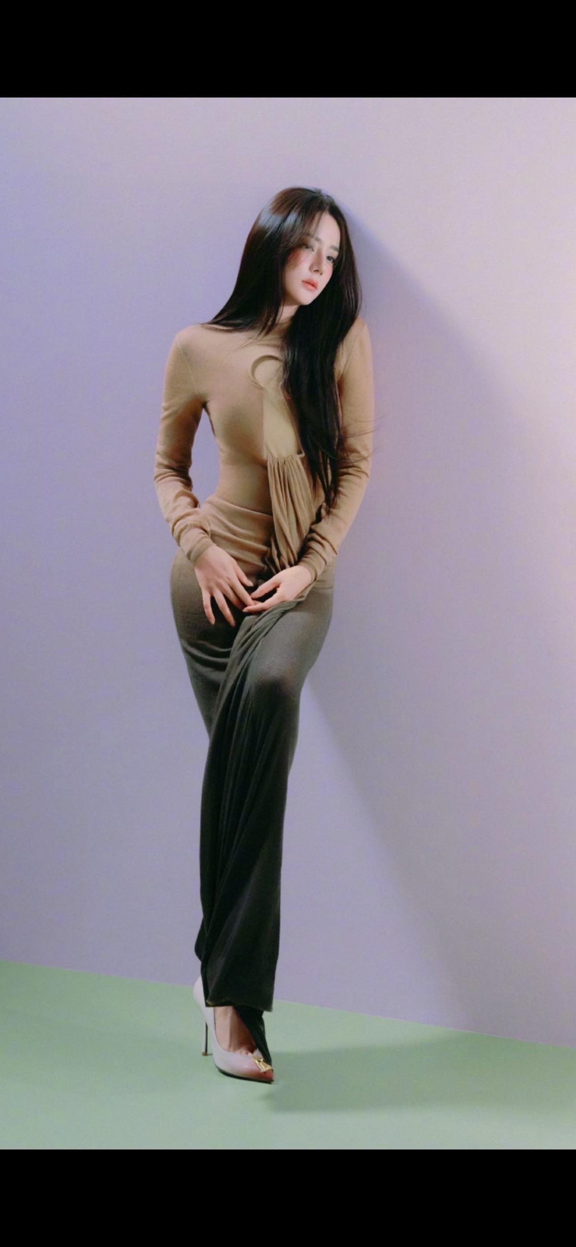 你们不觉得迪丽热巴的身材，很曼妙？迪丽热巴迪丽热巴御姐风迪丽热巴气质穿搭迪