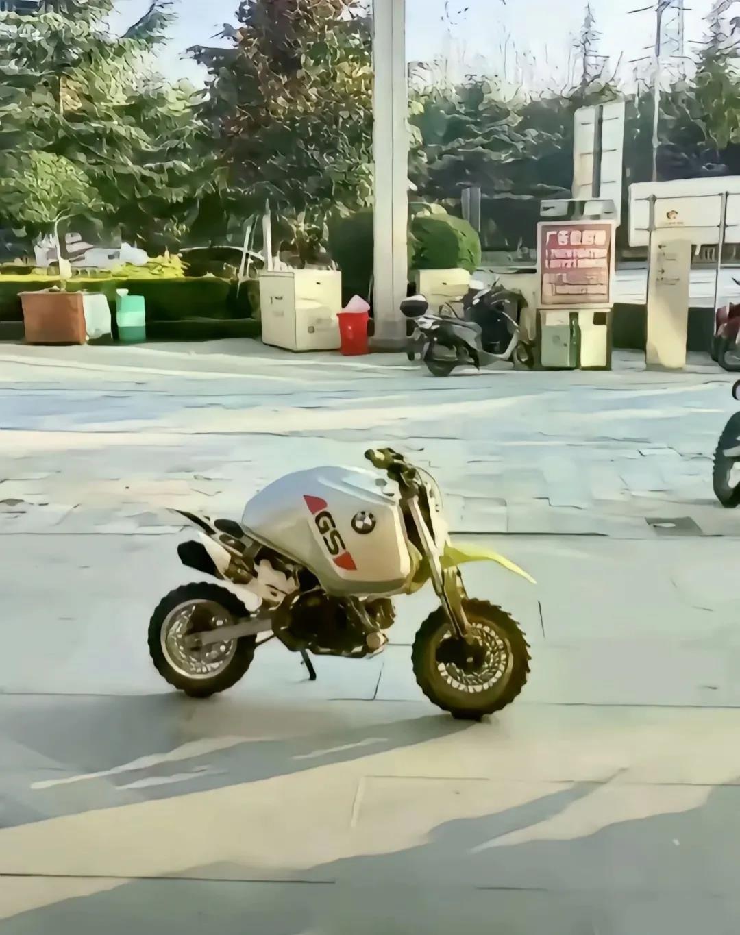 车是改装的，座位这样能行吗？