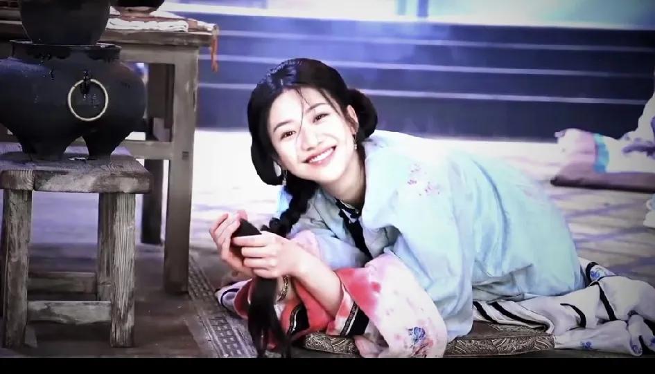 大家说抵制她，我查了一下。原来人称“京圈公主”的向涵之，是美籍华裔影视女演员。