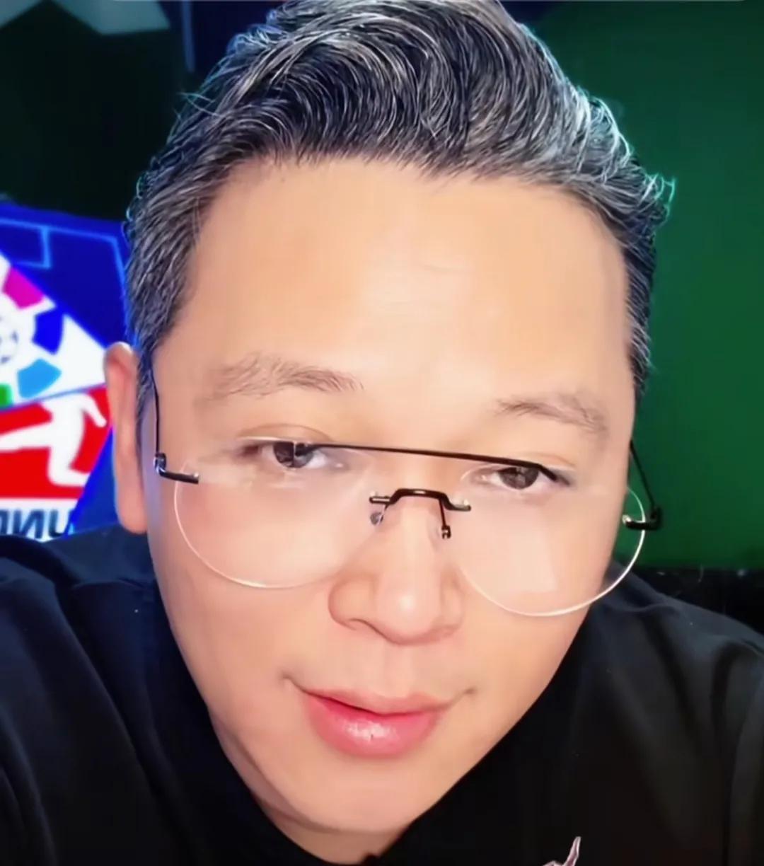 解说员周亮爆了一个料。他表示，上海申花很有可能把球队后腰阿马杜的解约金用到利益