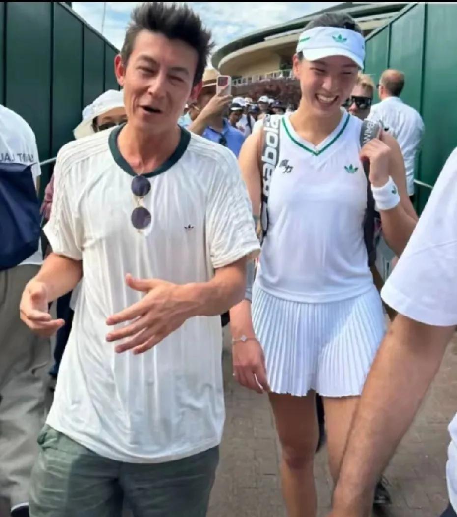 陈冠希自重，远离王欣瑜温网首轮，中国莎娃王欣瑜2:0战胜15号种子穆霍娃，取