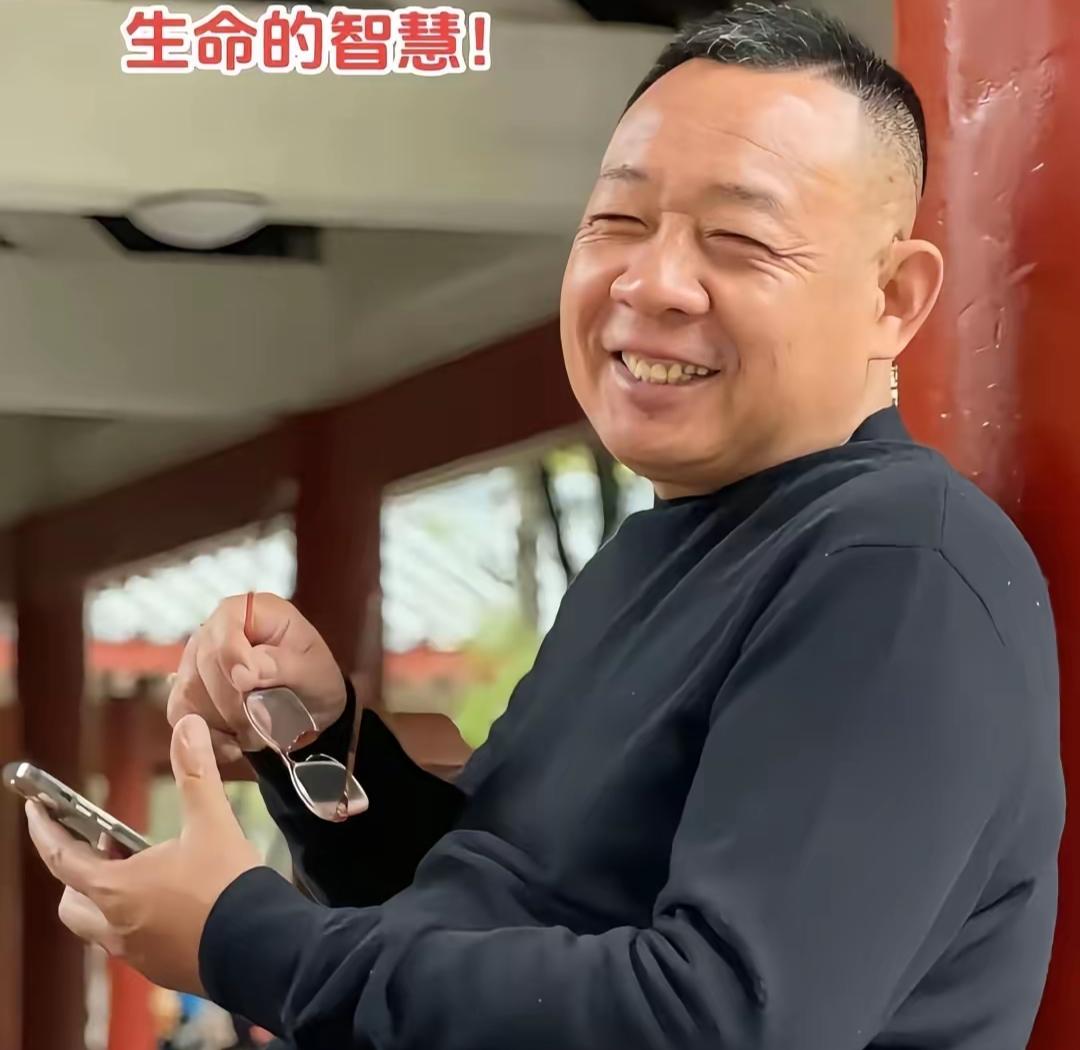 于东来的胆子可真大！王健林卖房还债，他居然拿出了65亿真金白银，说是要用来建造许