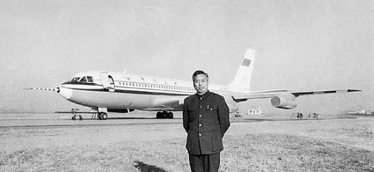 1959年，马凤山赴苏联学习轰-6飞机制造，苏联专家信誓旦旦地说：不用记笔记，我