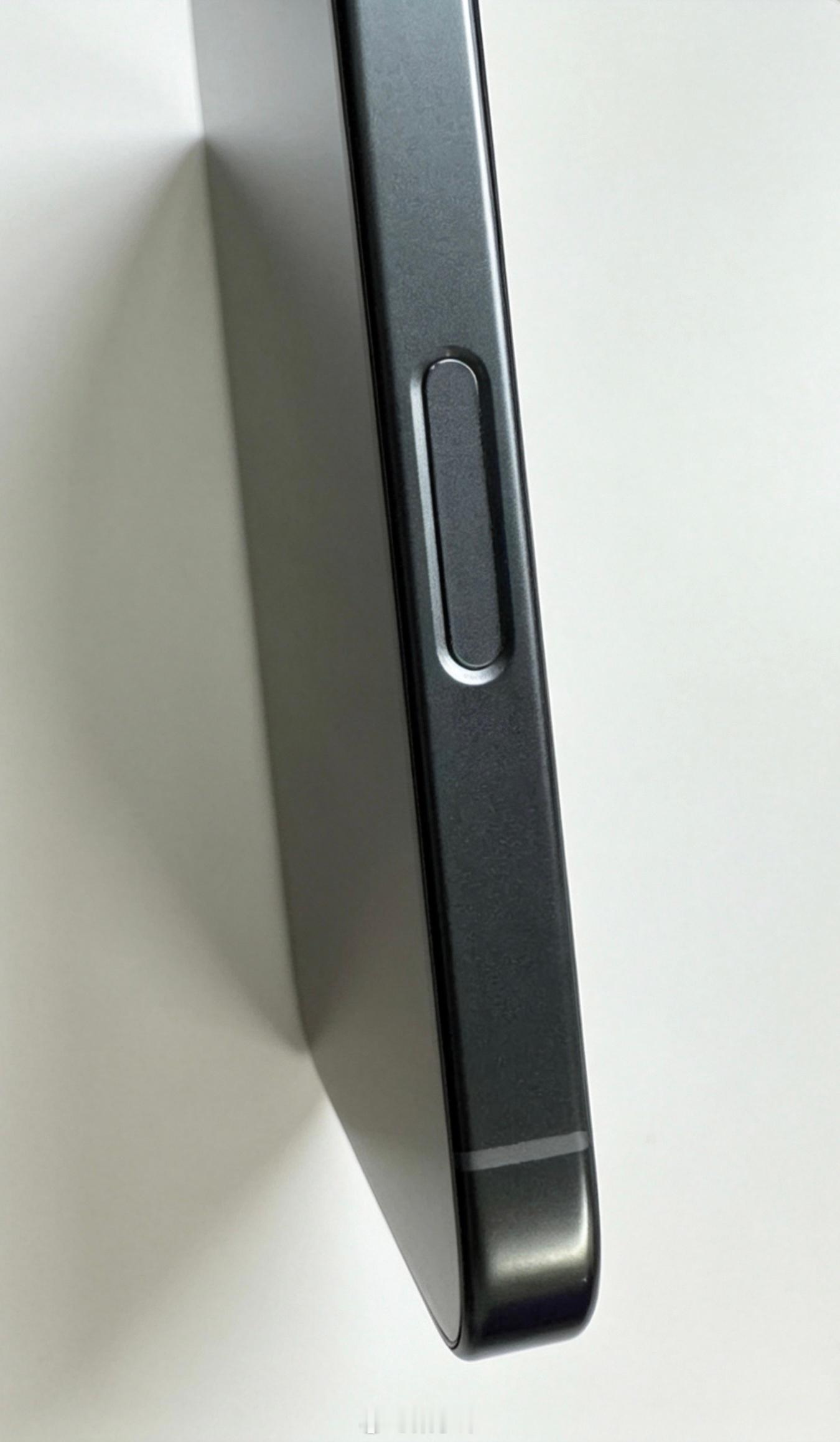 曝iPhone18Pro简化相机按键iPhone18Pro/ProMa