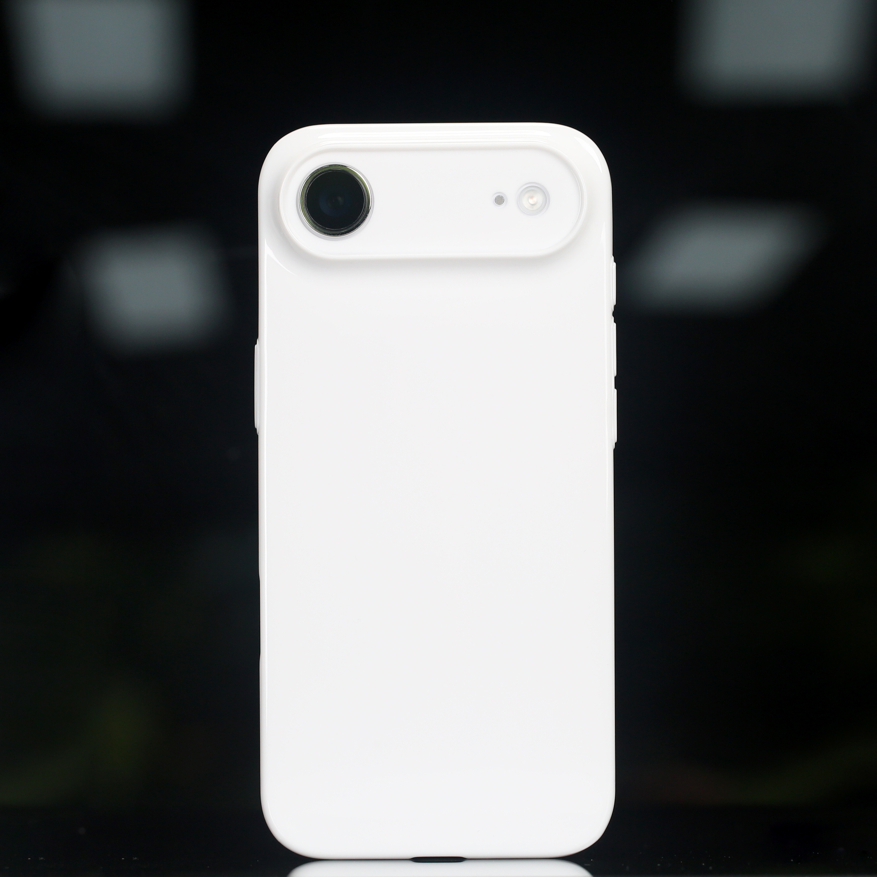 iPhoneAir定位就是小众，这工艺跟结构，也肯定不会是性价比的机型。它优