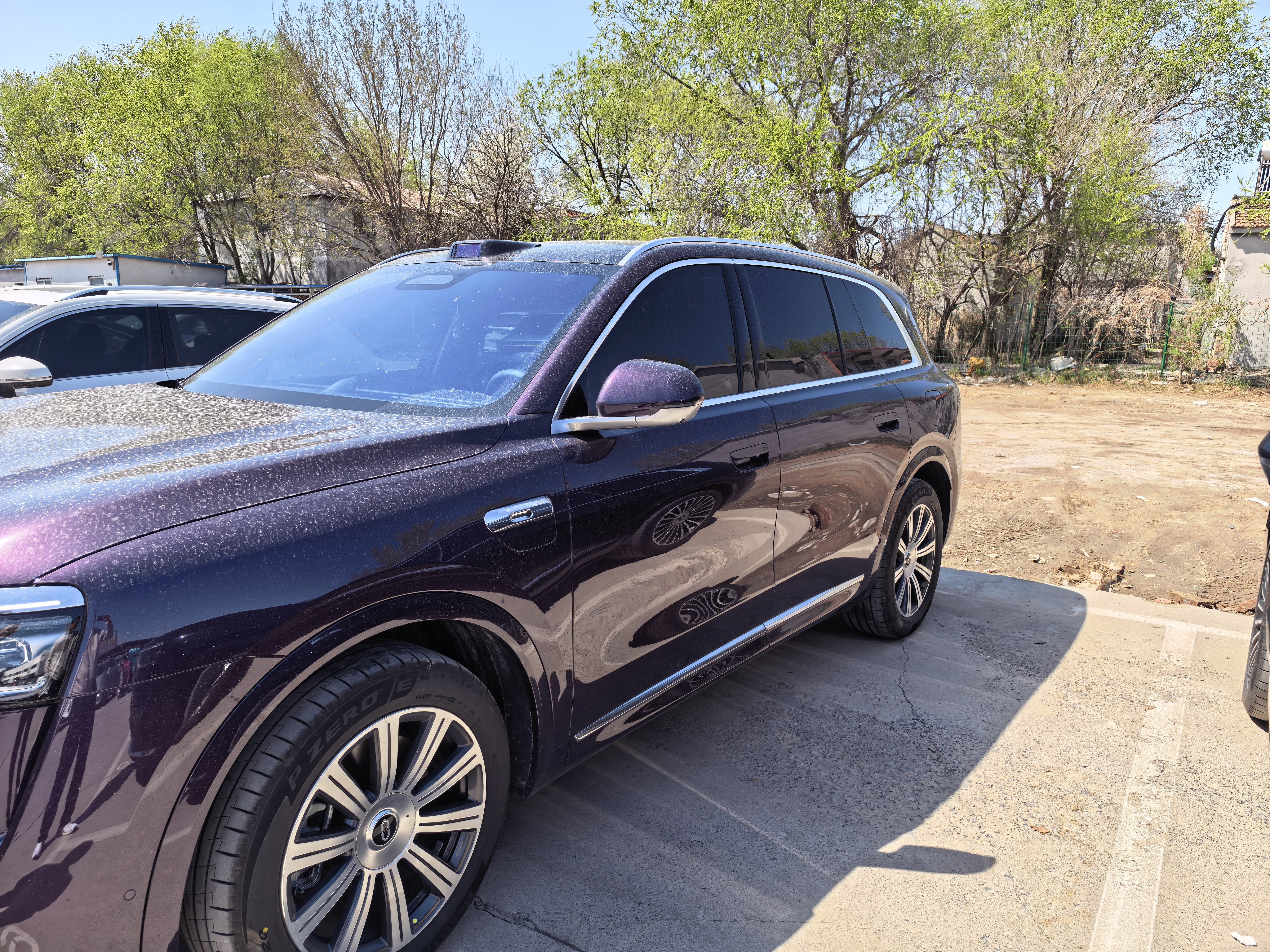 下午洗车碰到个紫色问界M8大哥，一直吐槽他刚买的车怎么就换896线激光雷达了呢，