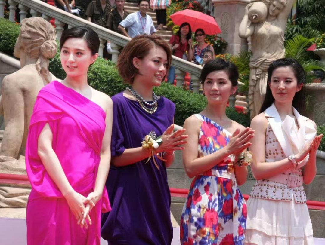 以前正当红的女明星穿搭真是万紫千红，各有各的美，真正气质好的人，再艳丽的颜色也能