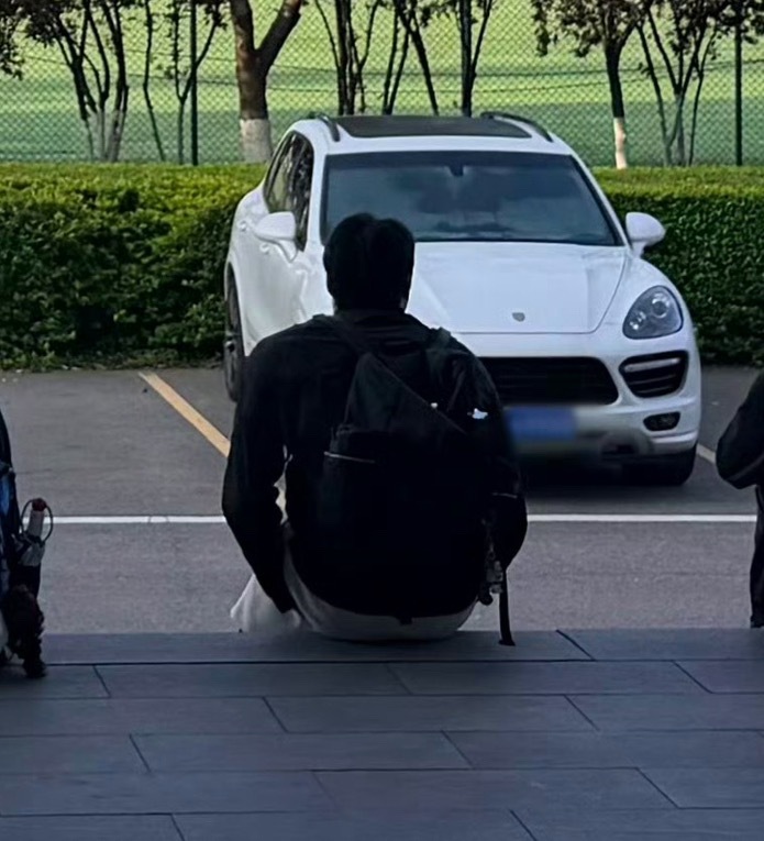 甬敢小兔物料资讯｜海埂高原训练🧩找到一个背影汪顺cr：钱心安