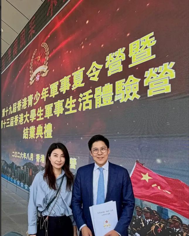 霍启刚，激动发文！8月17日，霍启刚突然激动发文，这一次，既不是晒和郭晶晶的