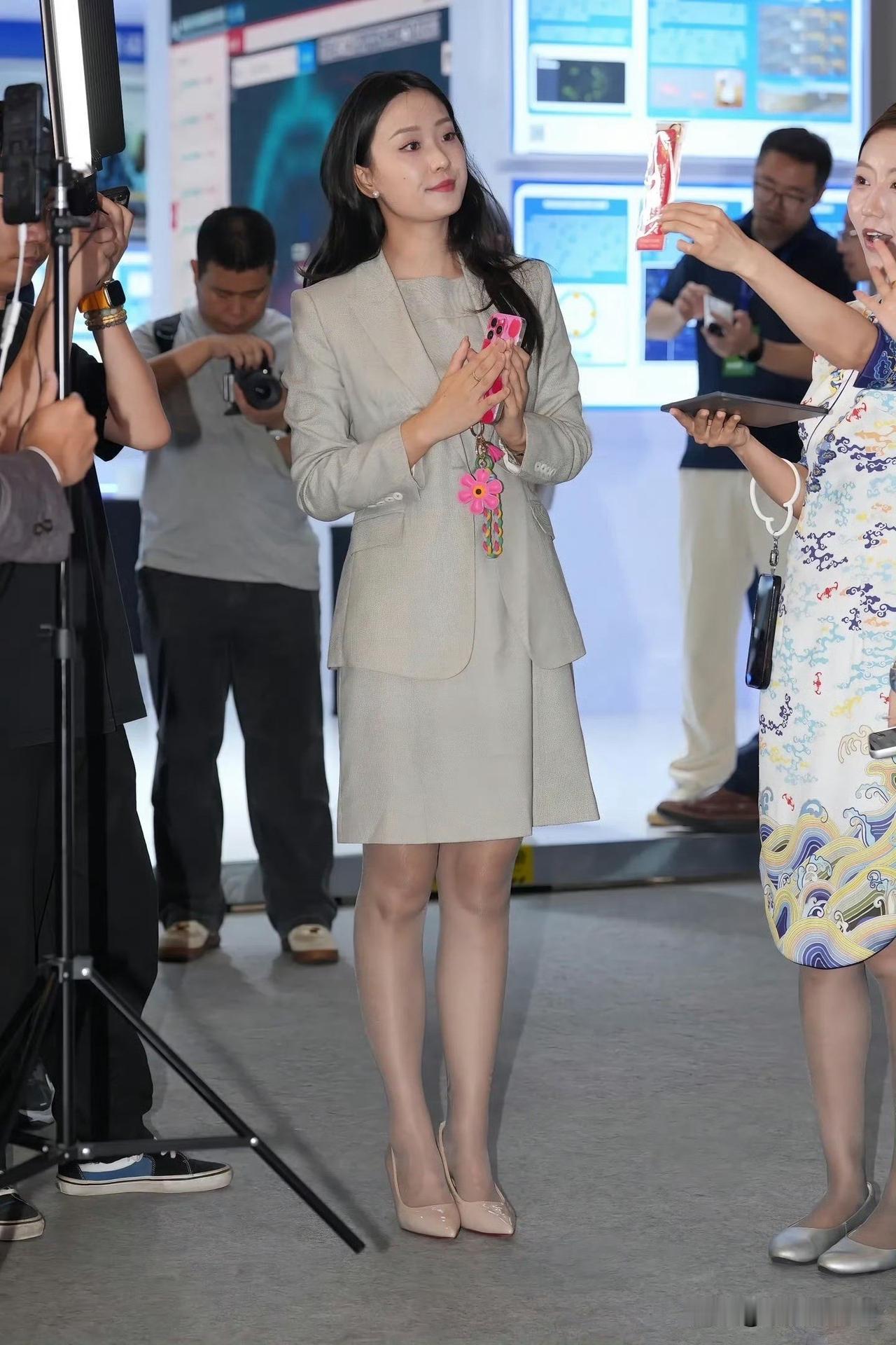 展会随记，优雅职场状态。