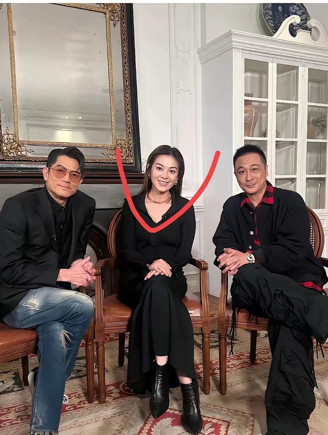 这个女人是谁啊？这么c位