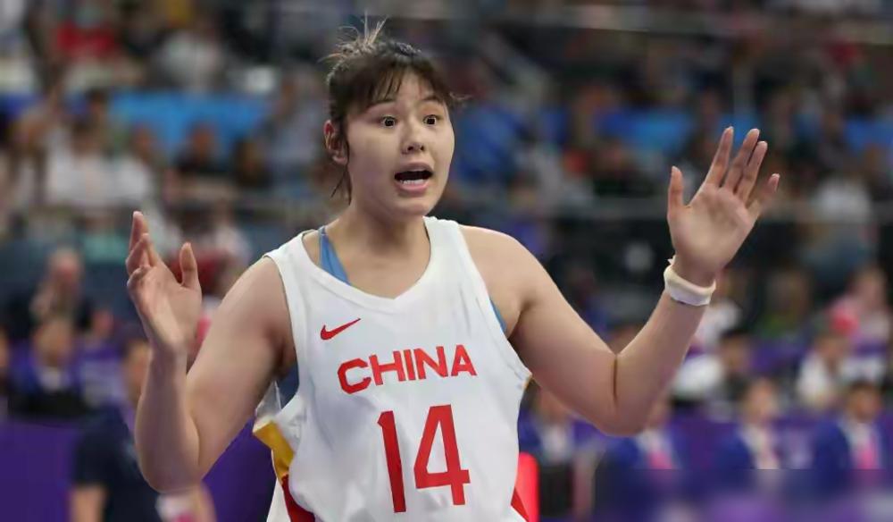 别急着骂李月汝“飘了”或“摆烂”，真相可能更残酷。看看这数据：首战马里，她1