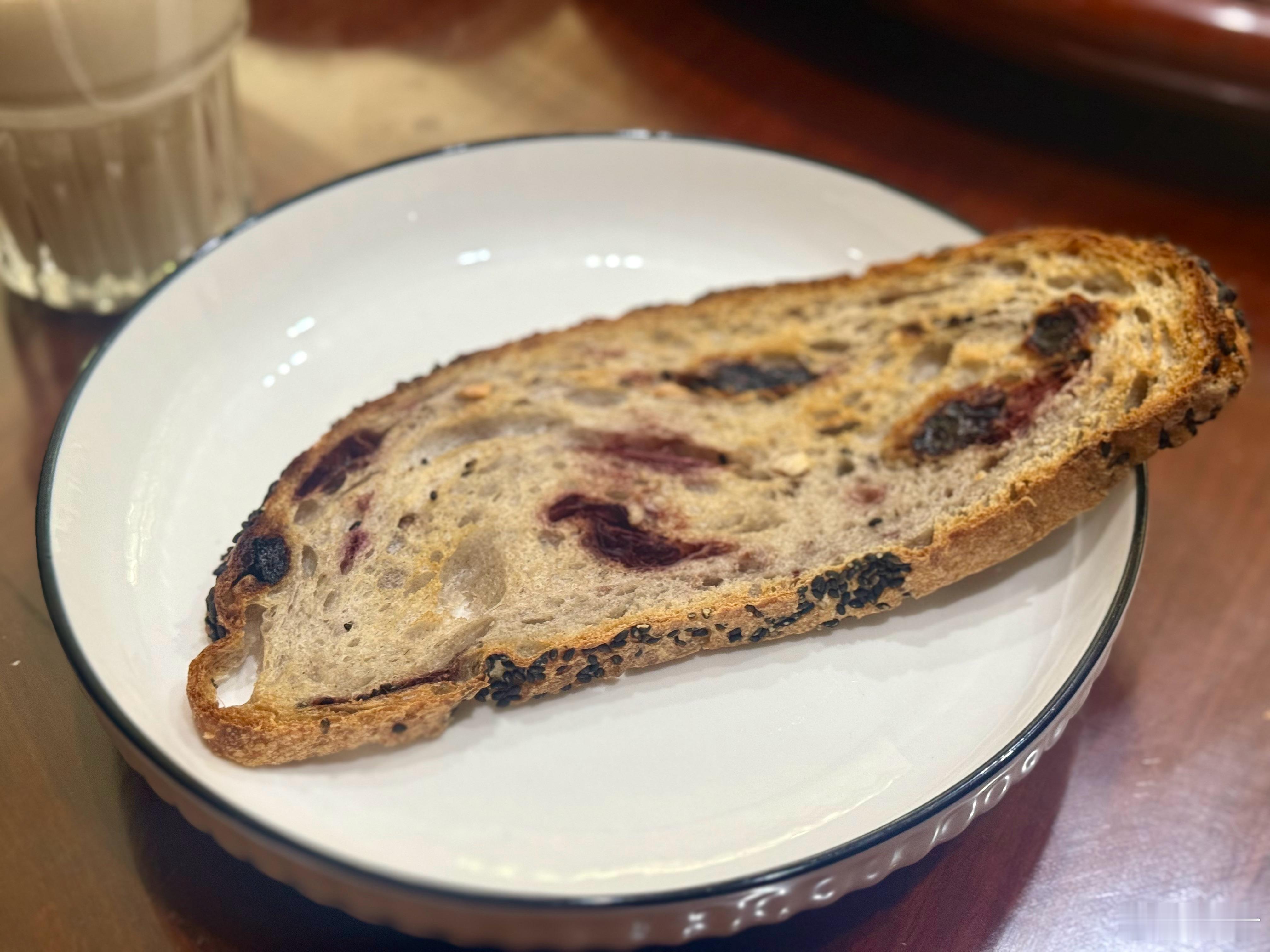 面包冻以后复烤很脆很香200度四分钟