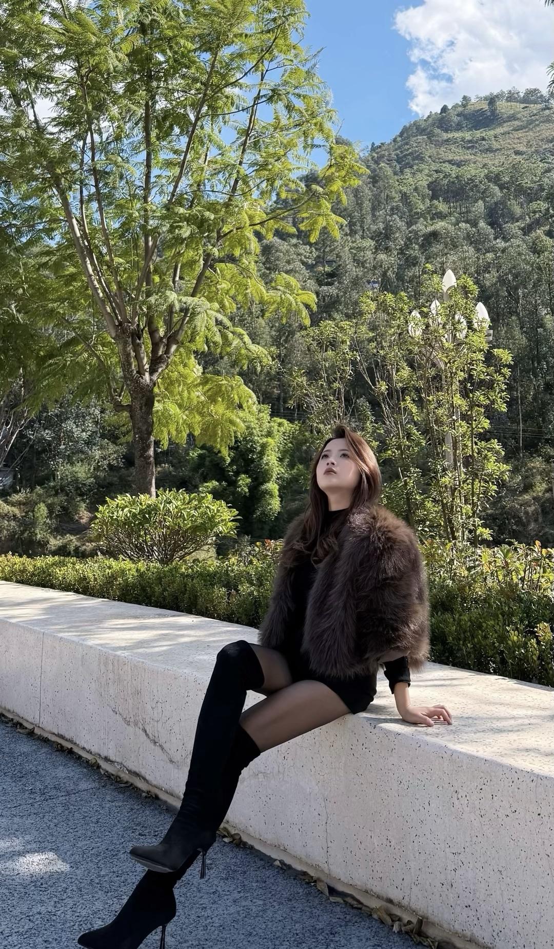 当然第一是保暖加厚连体袜+长靴