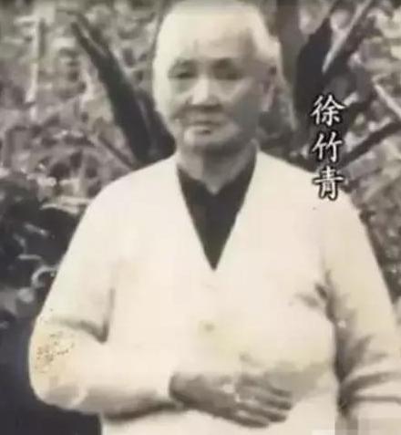 1914年，31岁的阎锡山娶了一个14岁的小妾，新婚当晚入，他给小妾说：“你只负