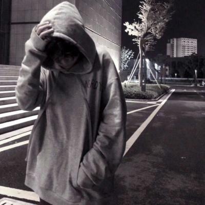 “男人上班带饭太丢人了”！最近听道网上总有人说:男人上班带饭太丢人了！今天