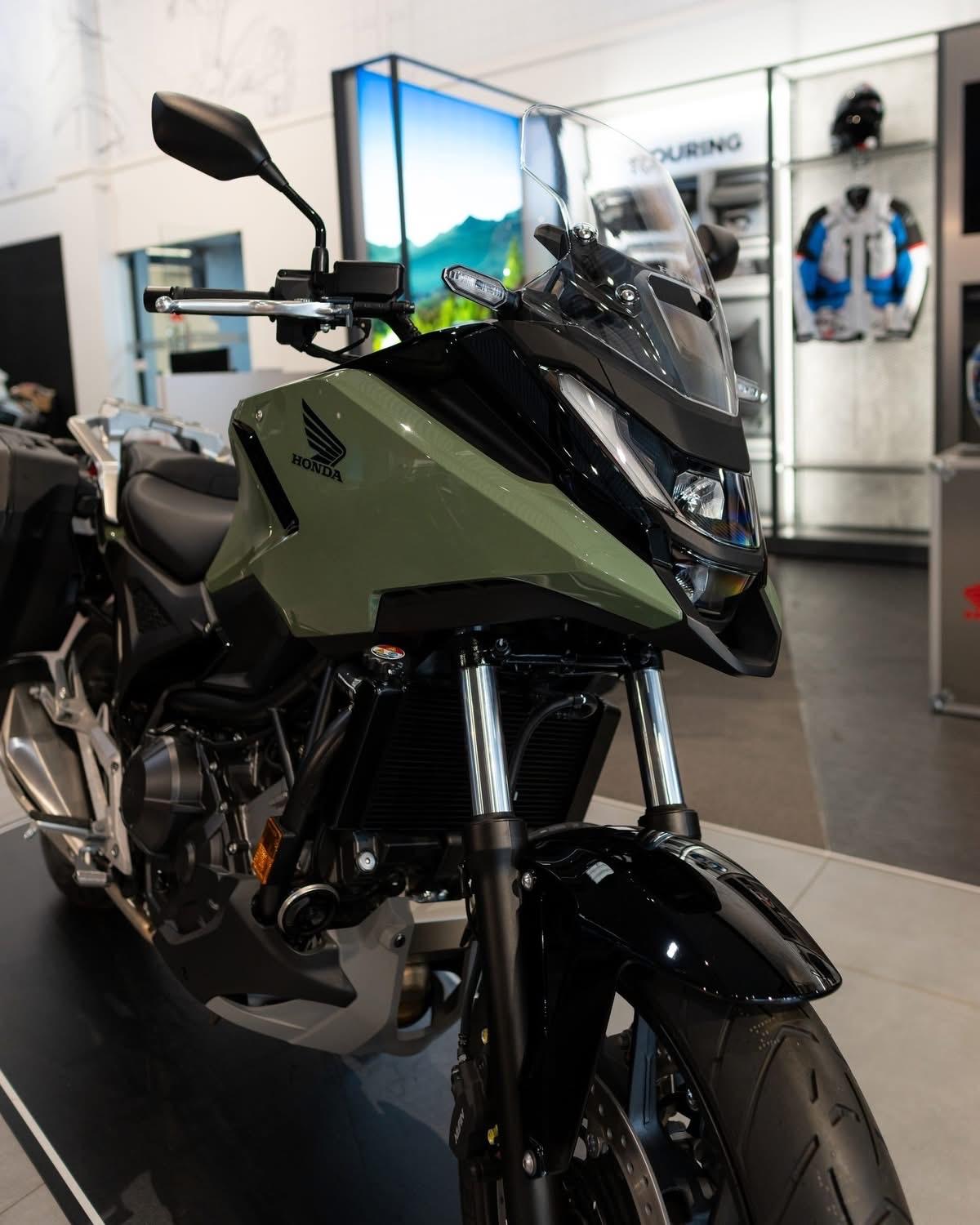 🏍️本田NC750X是一辆可以毫不费力地进入常规大排量车。舒适、可预测