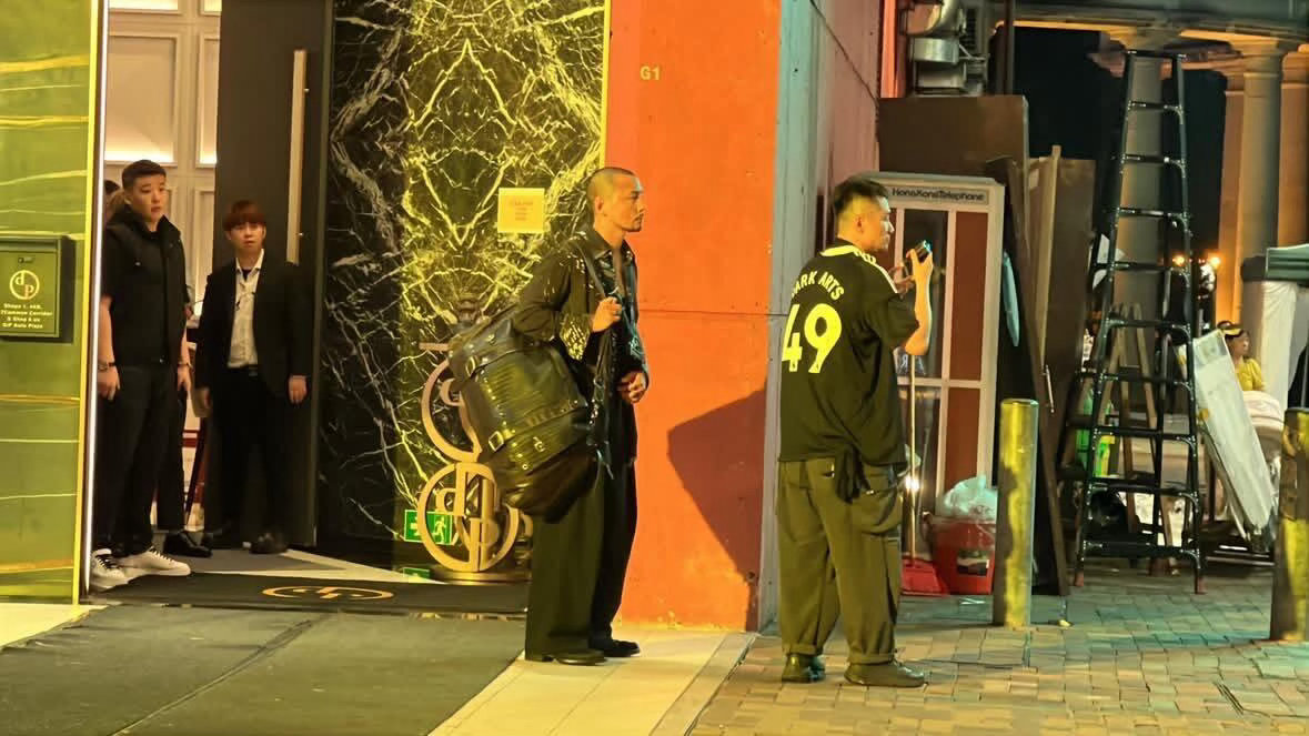 一开始想骂人，看完路透想道歉。吴彦祖光头造型也太野了吧？帅哥的任性，我...