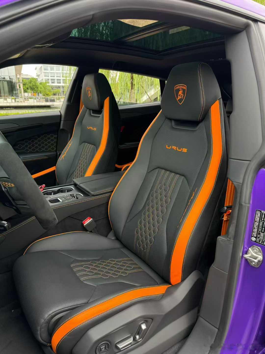 兰博基尼URUSP版高定配置、特殊定制紫色外观、特加急寻伯乐，选配112万