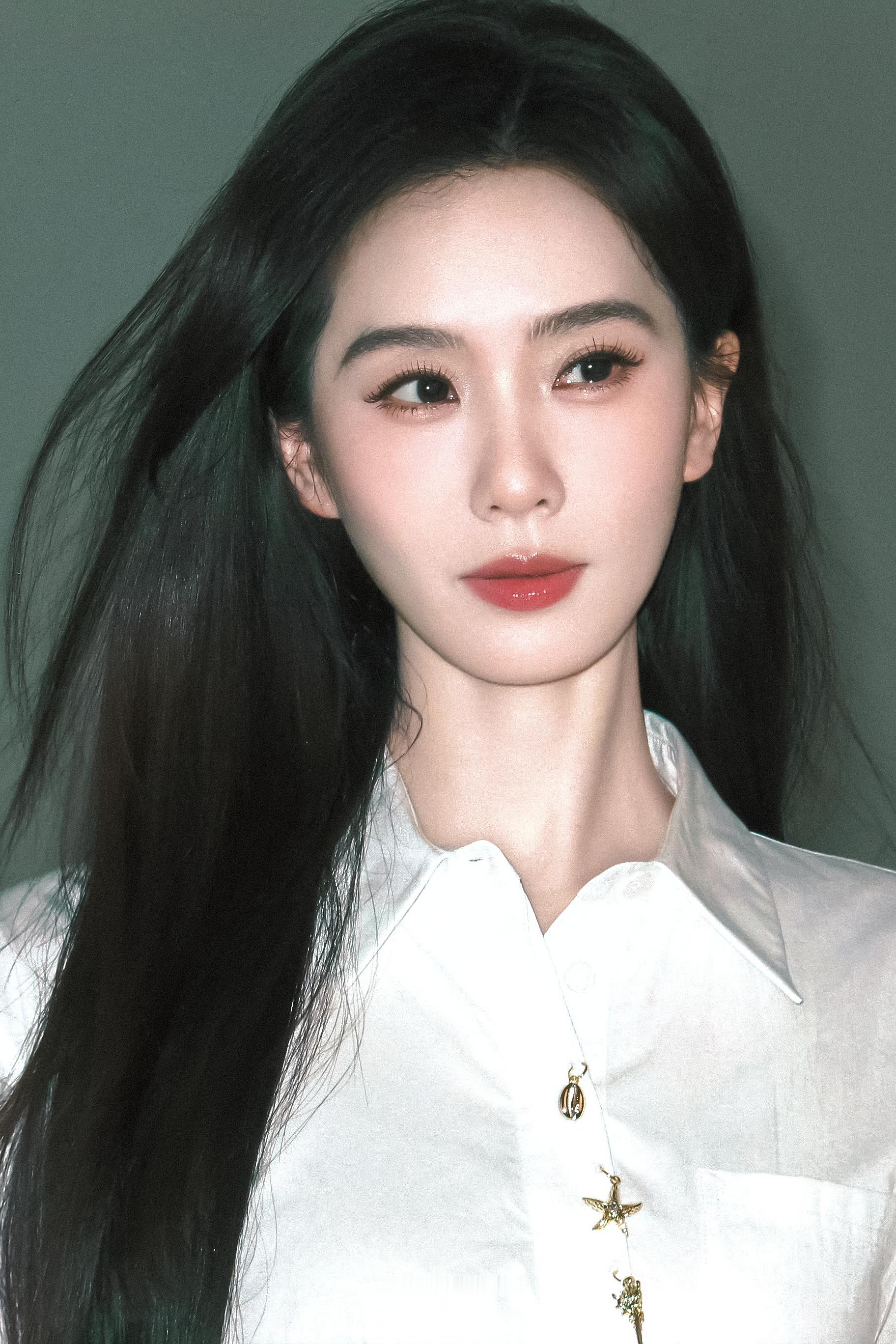 经典黑长直😚😋壁纸／头像刘诗诗