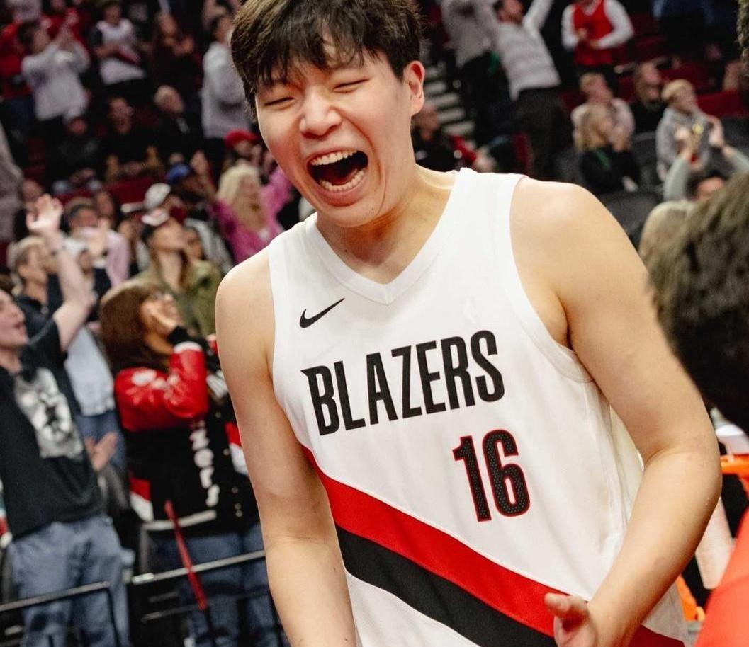 杨翰森去NBA发展联盟，根本就是一场豪赌。点燃队教练组直接下死命令，逼着他这个