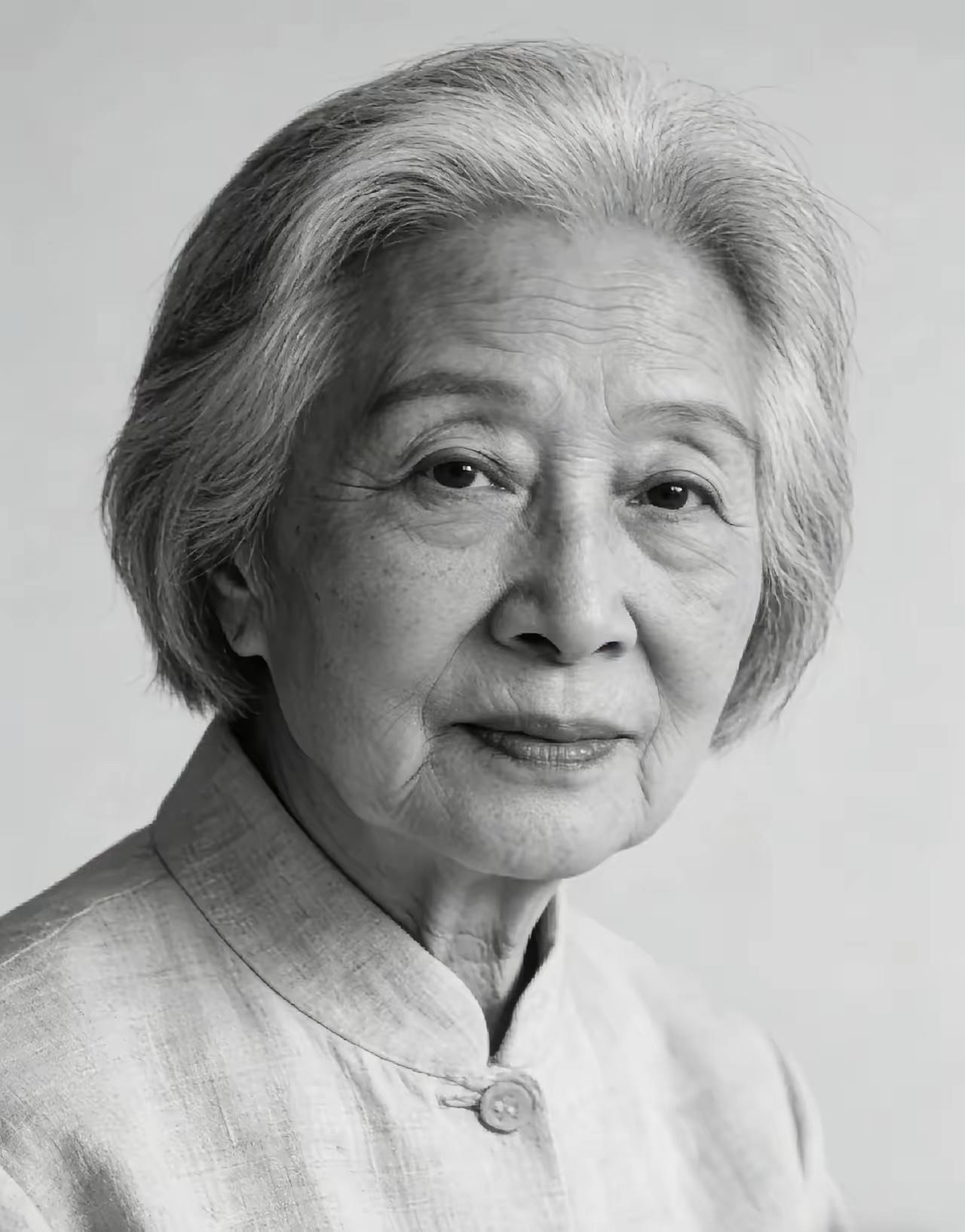 杨绛先生的一段话，把婚姻说透了。​“聪明的女人，宁可守着无爱的婚姻，也不会离婚