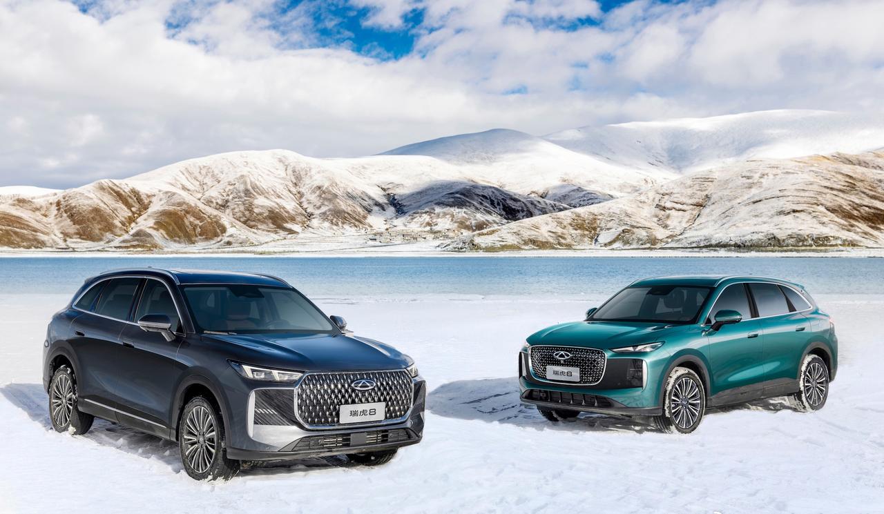 【双前脸+双座舱布局，全新瑞虎8即将上市，10万内能行吗？】前段时间奇瑞全新瑞虎