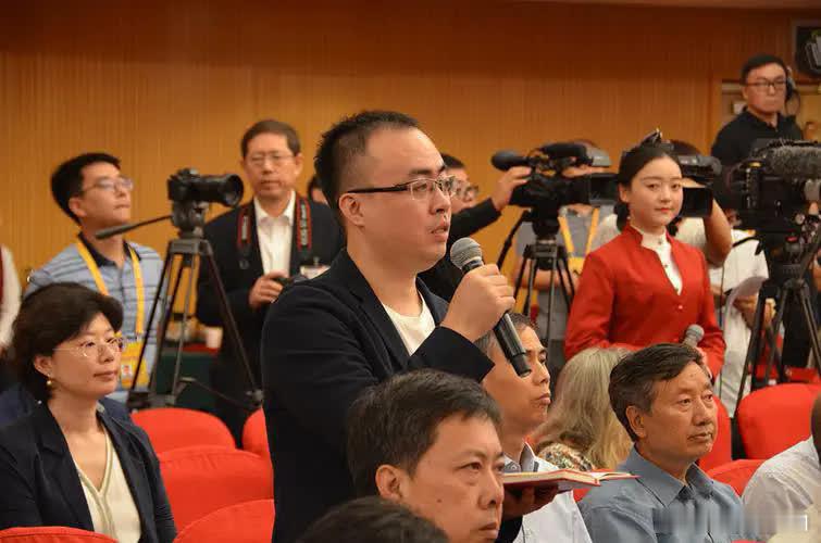 日本还在嘴硬！小泉进次郎：哪怕成本贵100倍，也要效仿美国，一个中国零件也不用！