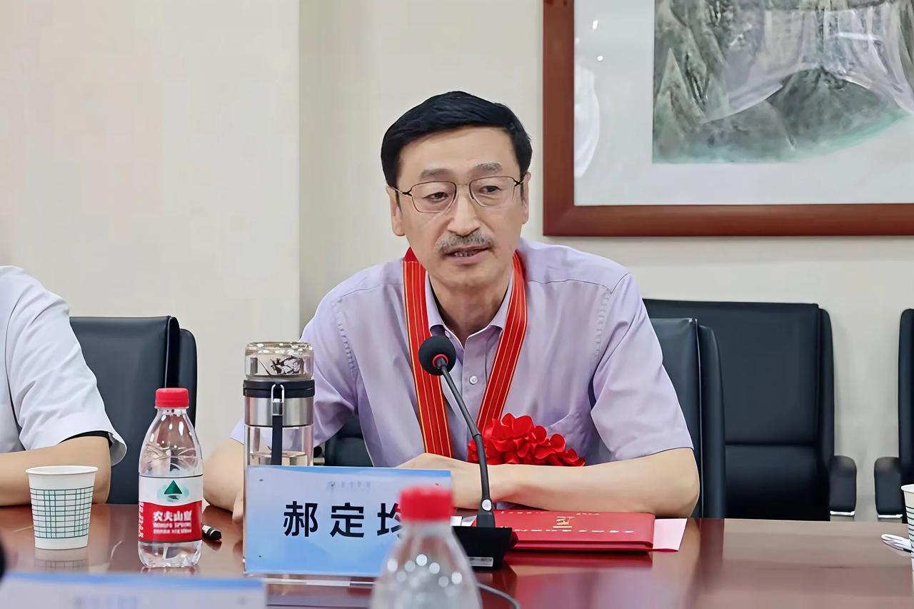 中国十大骨科专家之一郝院长落马！郝定均在西安被查后，有人替他鸣不平，表示要不是