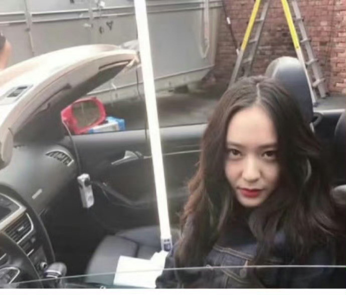 为什么她有法令纹还那么好看