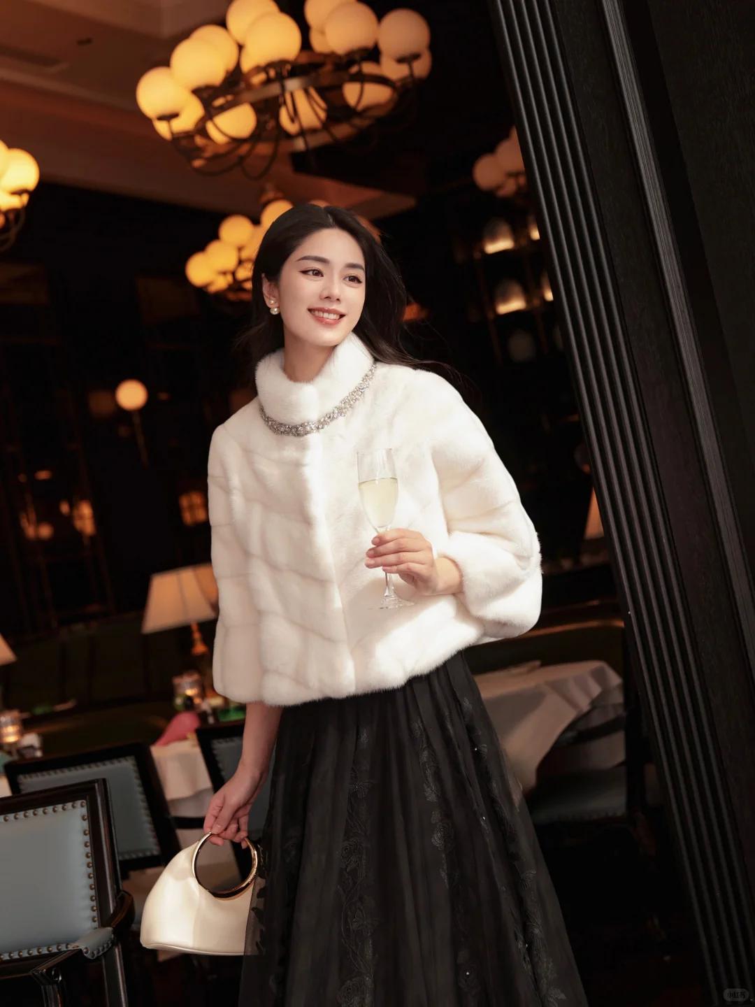 如何选择能体现气质的服饰?时尚潮流穿搭