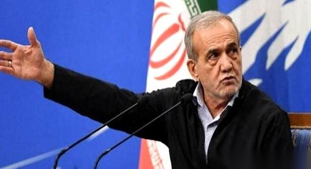 霍尔木兹海峡这块全球能源的“命门”，这几天火药味浓得快要炸了。伊朗把海峡大门往